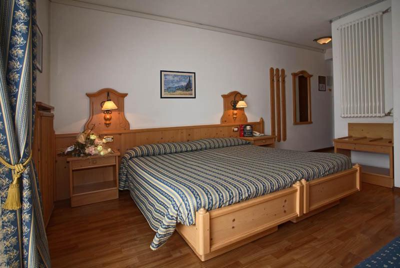 Hotel Posta Forni di Sopra Ngoại thất bức ảnh