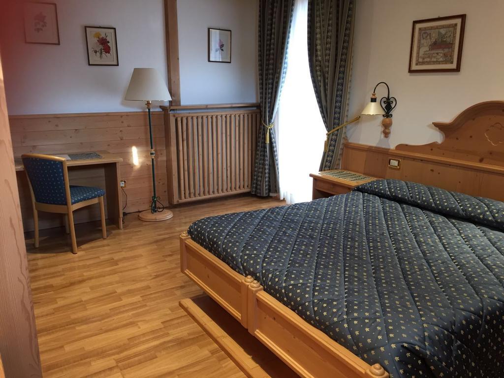 Hotel Posta Forni di Sopra Ngoại thất bức ảnh