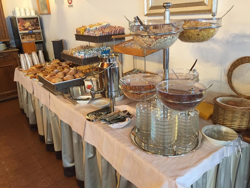 Hotel Posta Forni di Sopra Ngoại thất bức ảnh