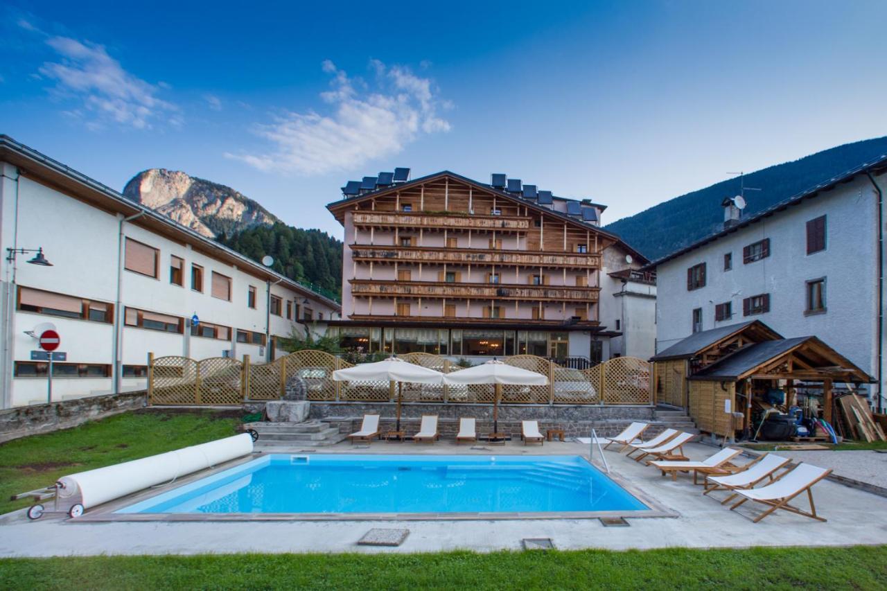 Hotel Posta Forni di Sopra Ngoại thất bức ảnh